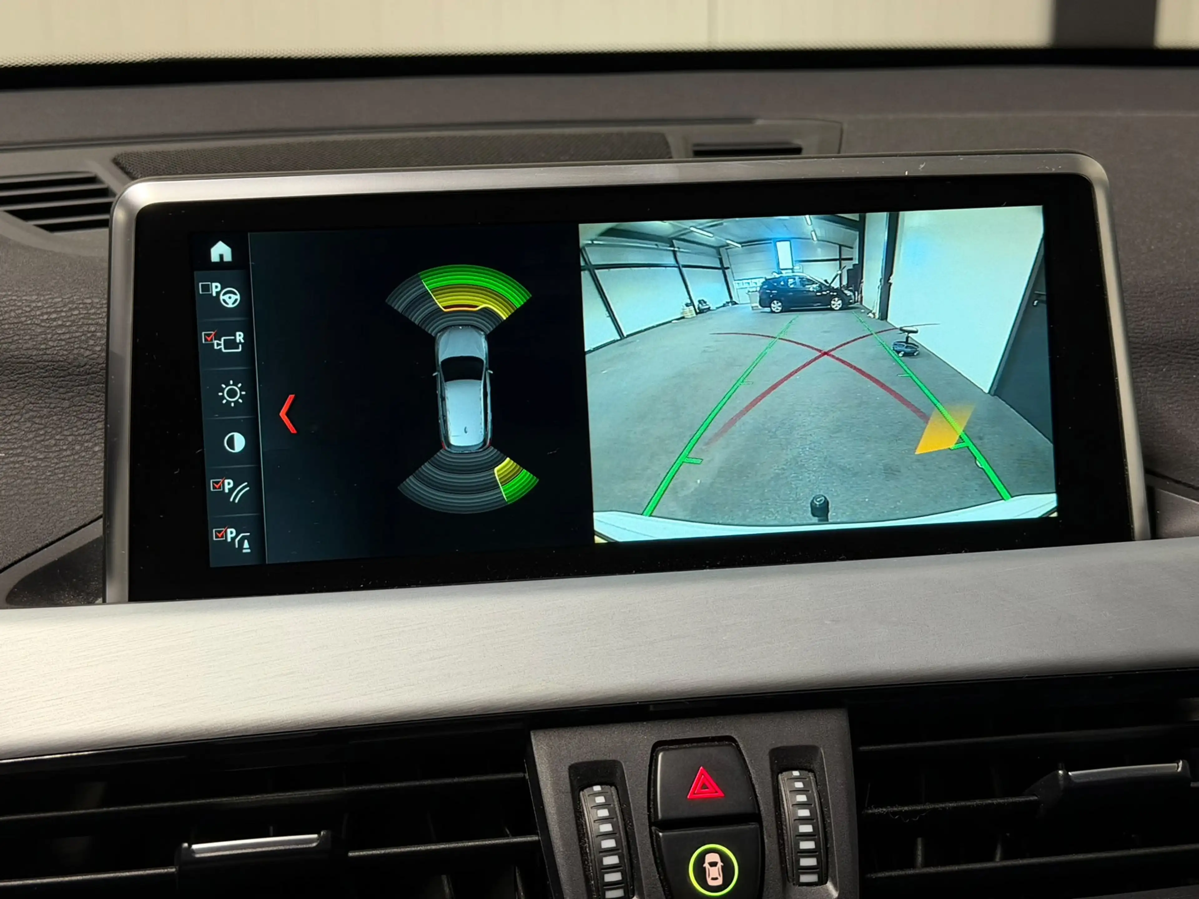 BMW X1 SDrive20i High Executive (LED, ACC, HUD, LEDER, TR — photo 16