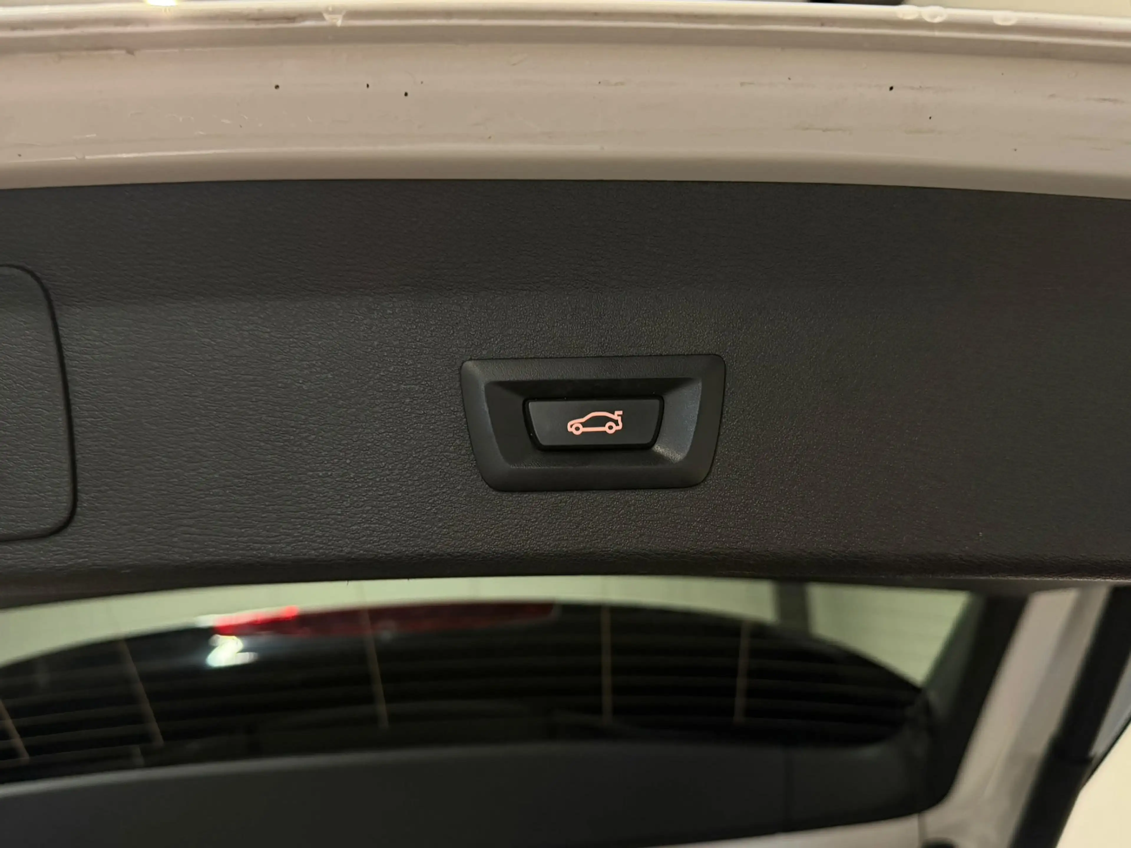 BMW X1 SDrive20i High Executive (LED, ACC, HUD, LEDER, TR — photo 24