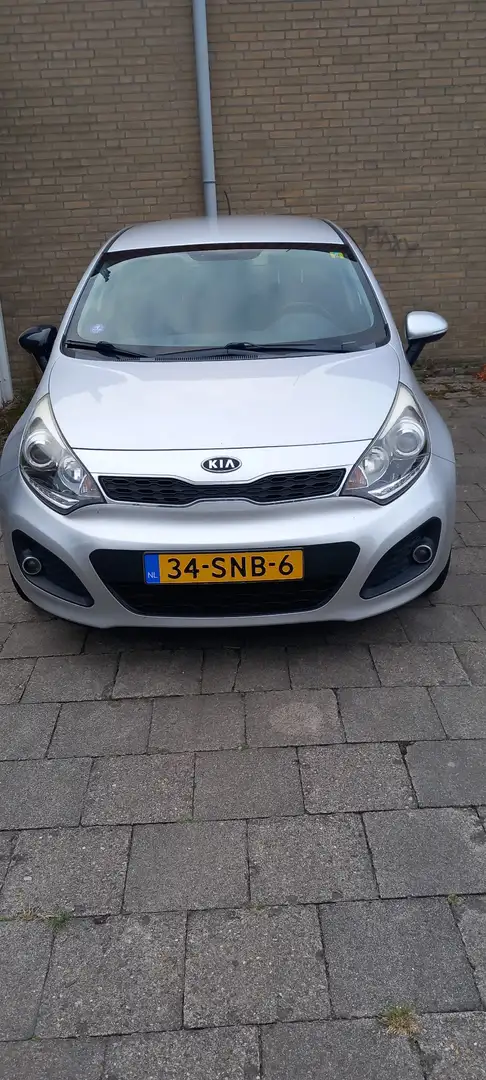 Kia Rio 1.2 CVVT Super Pack Stříbrná - 1