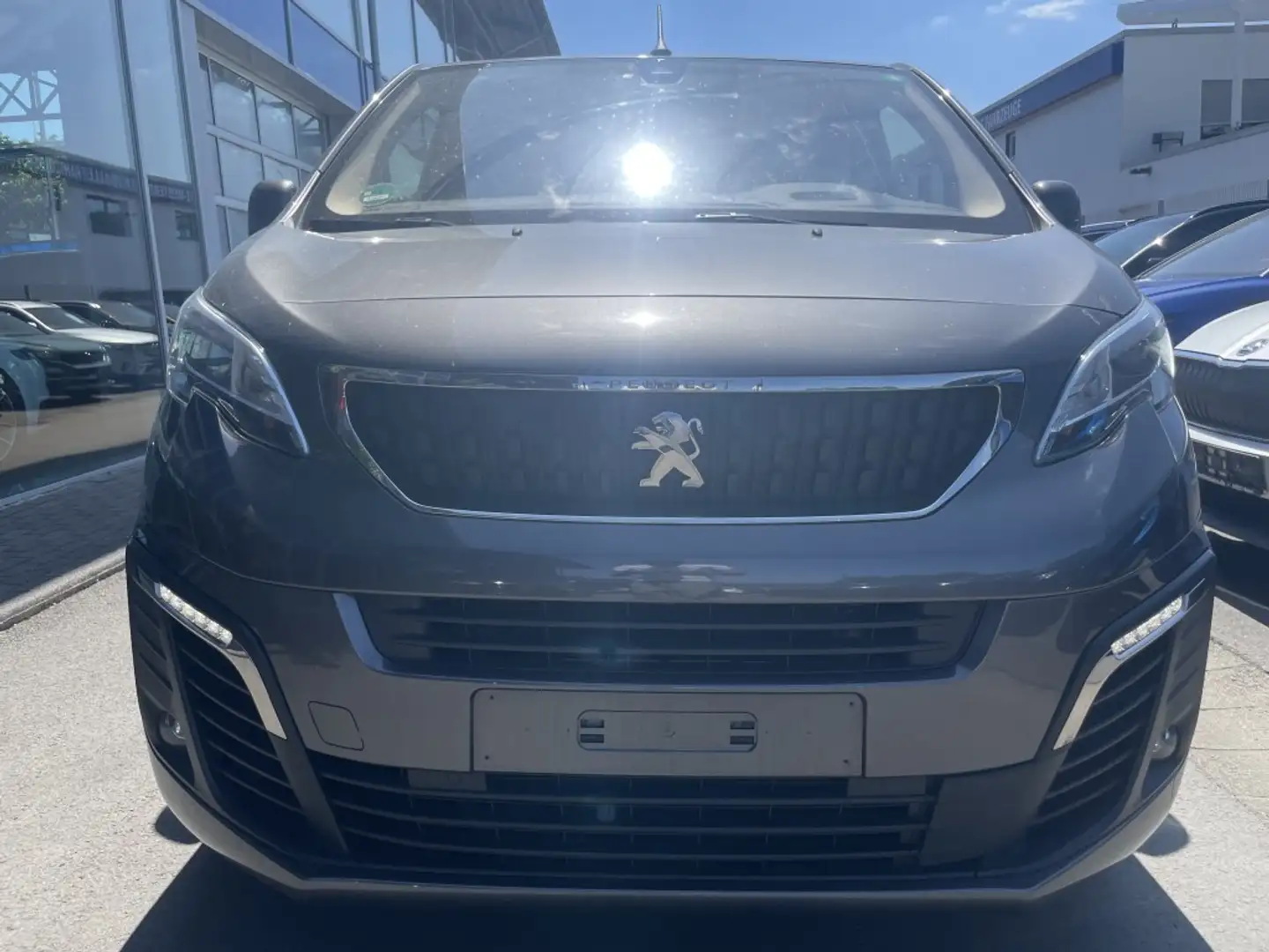 Peugeot Traveller Allure L2 8-Sitzer Pano. Leder AHK HUD Grau - 2