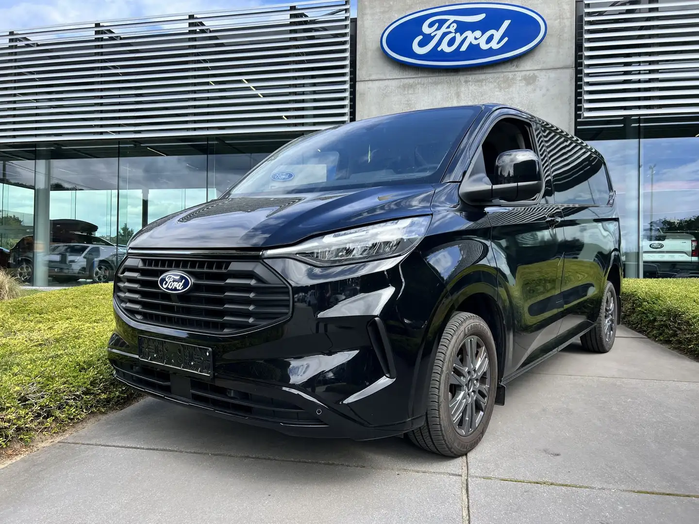 Ford Transit Custom Limited 300S / 170 PK / Automaat! Zwart - 2