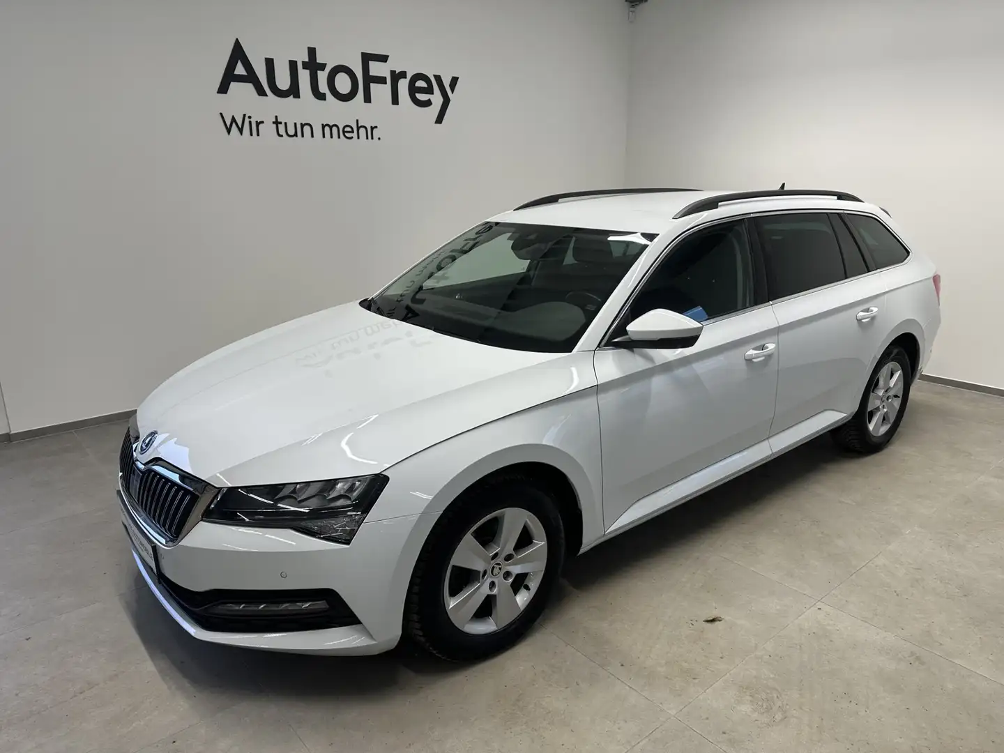 Skoda Superb 2,0 TDI Ambition DSG Weiß - 1