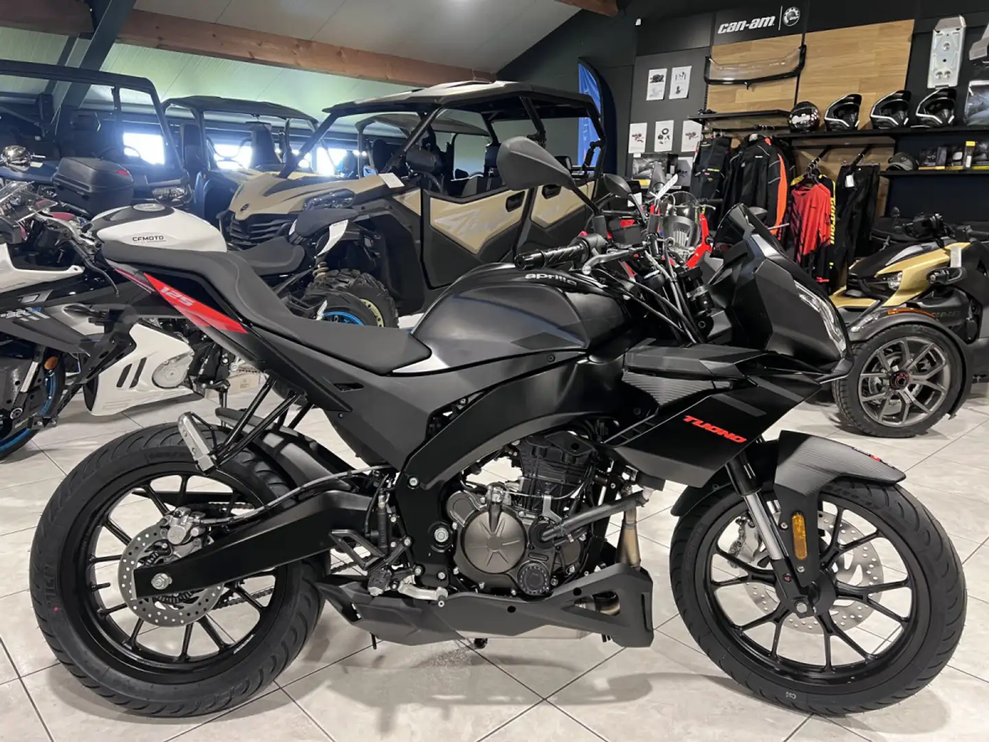 Aprilia Tuono 125 Zwart - 1
