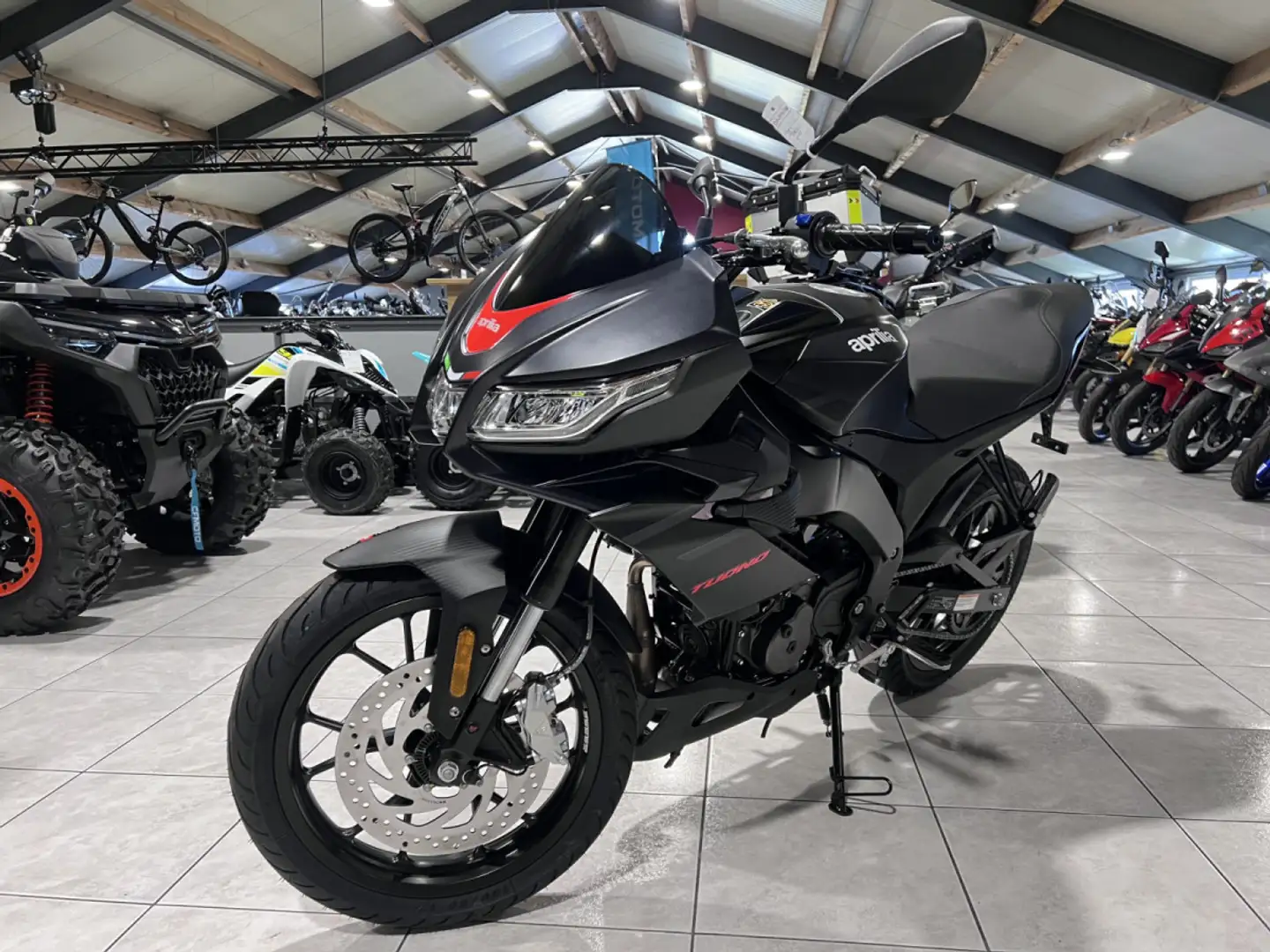 Aprilia Tuono 125 Zwart - 2