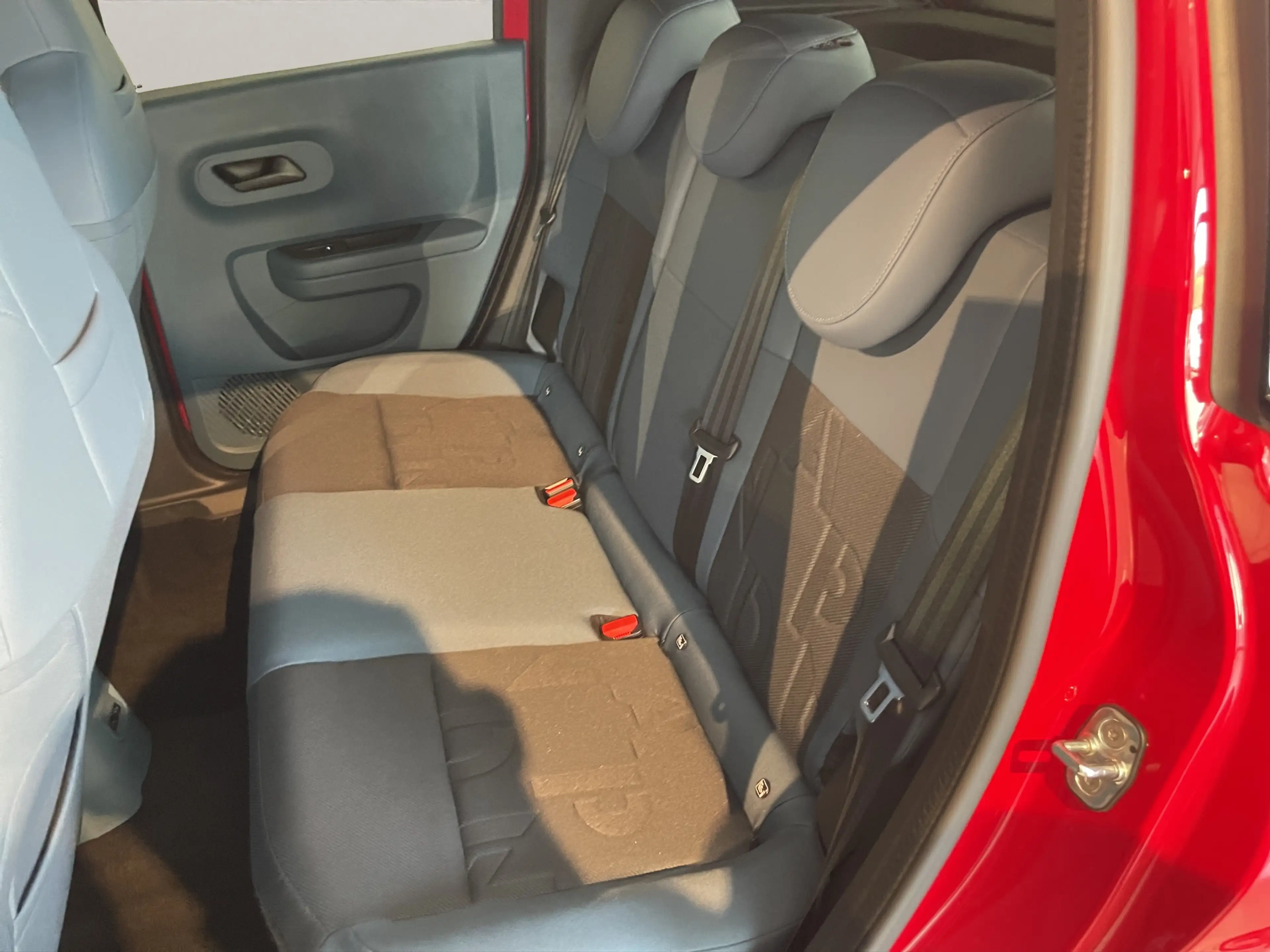 Fiat Grande Panda eDCT 1.2 74 kW Icon LED+Navi+SHZ+LM — photo 12