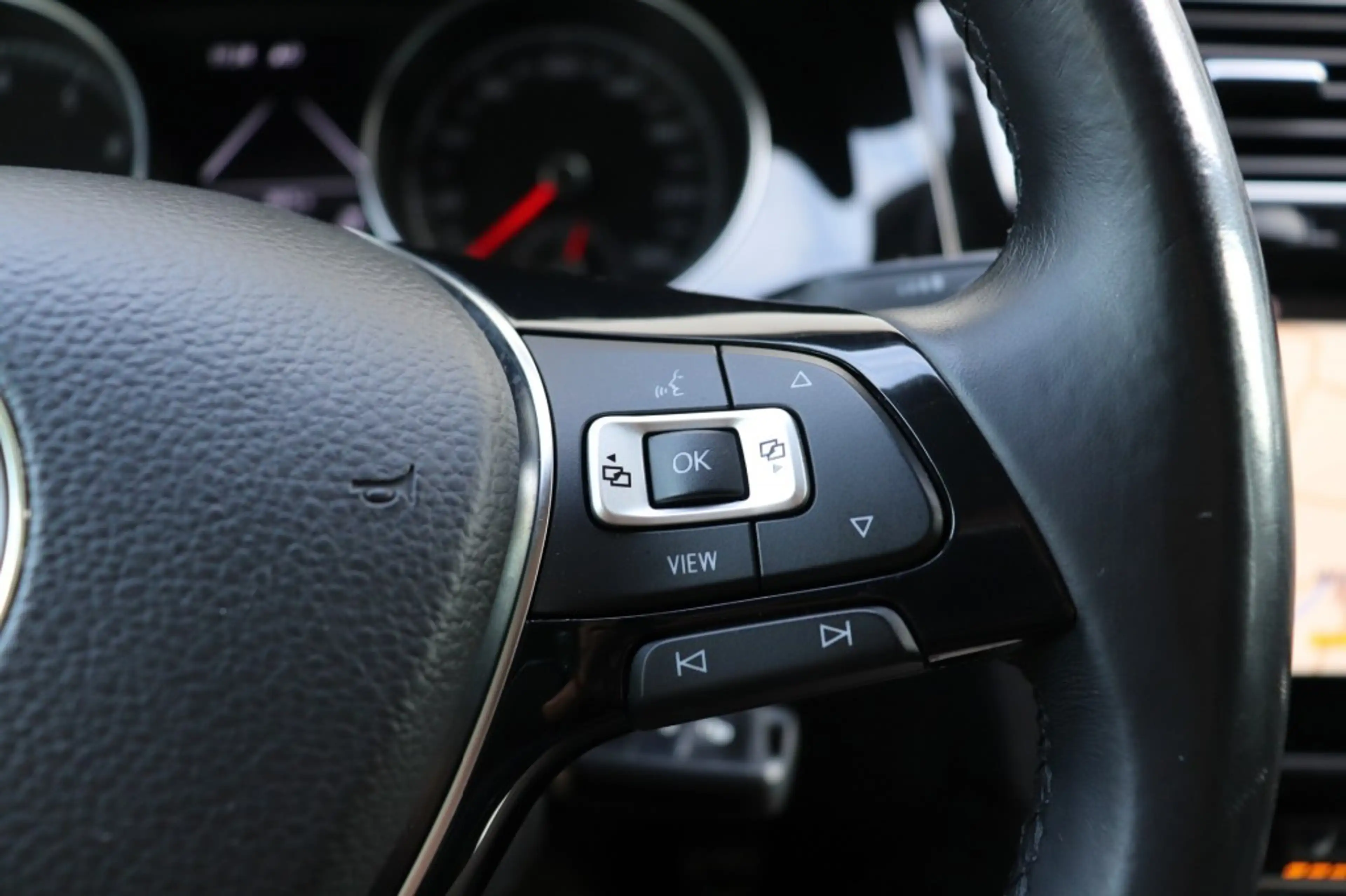 Volkswagen Golf 1.0 TSI 116PK IQ.LINE/LANE.ASSIST/BLIND.SPOT/ADAP. — photo 32
