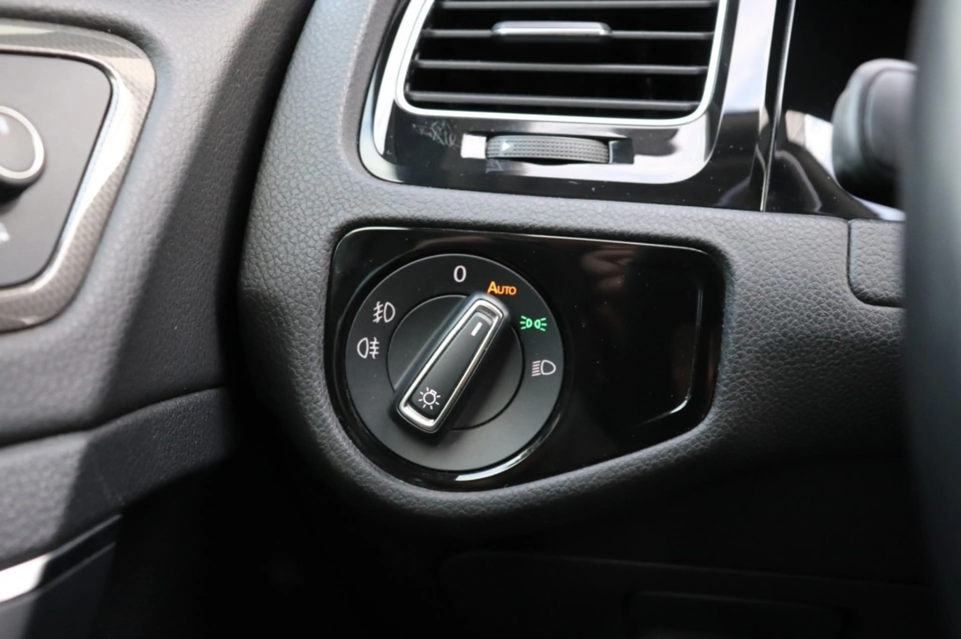 Volkswagen Golf 1.0 TSI 116PK IQ.LINE/LANE.ASSIST/BLIND.SPOT/ADAP. — photo 28