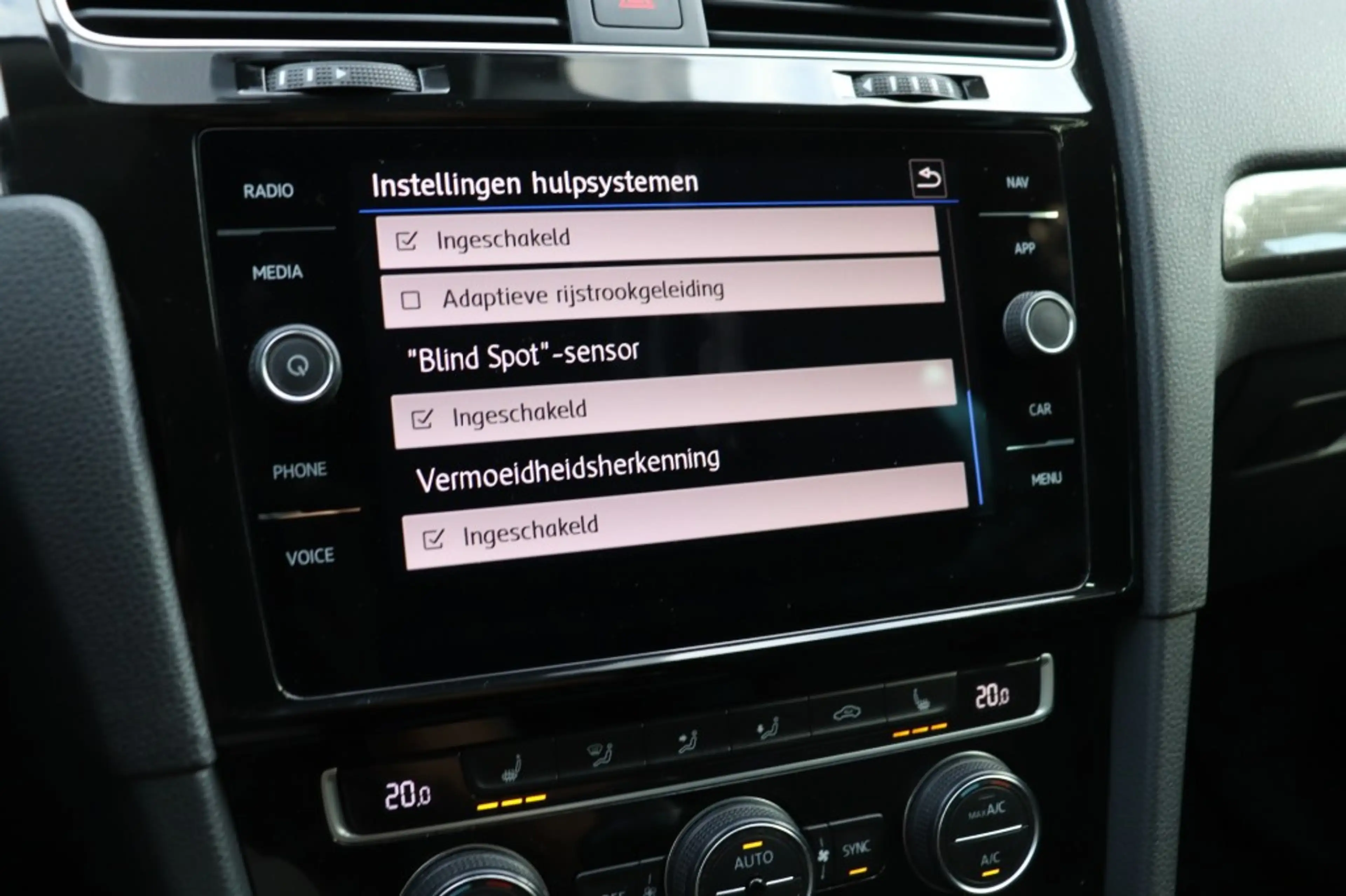 Volkswagen Golf 1.0 TSI 116PK IQ.LINE/LANE.ASSIST/BLIND.SPOT/ADAP. — photo 42
