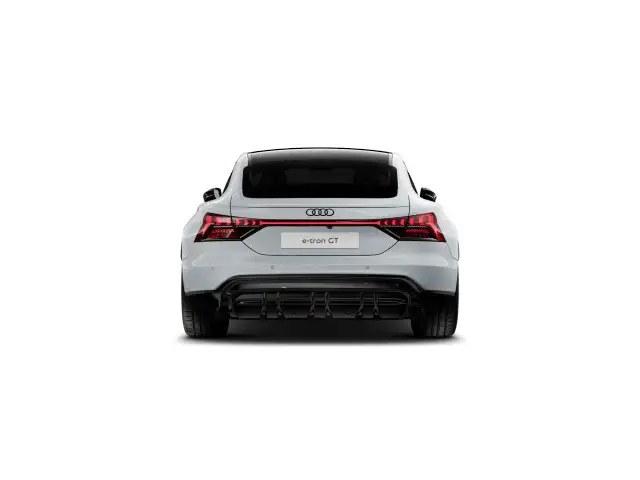 Audi e-tron GT view 4