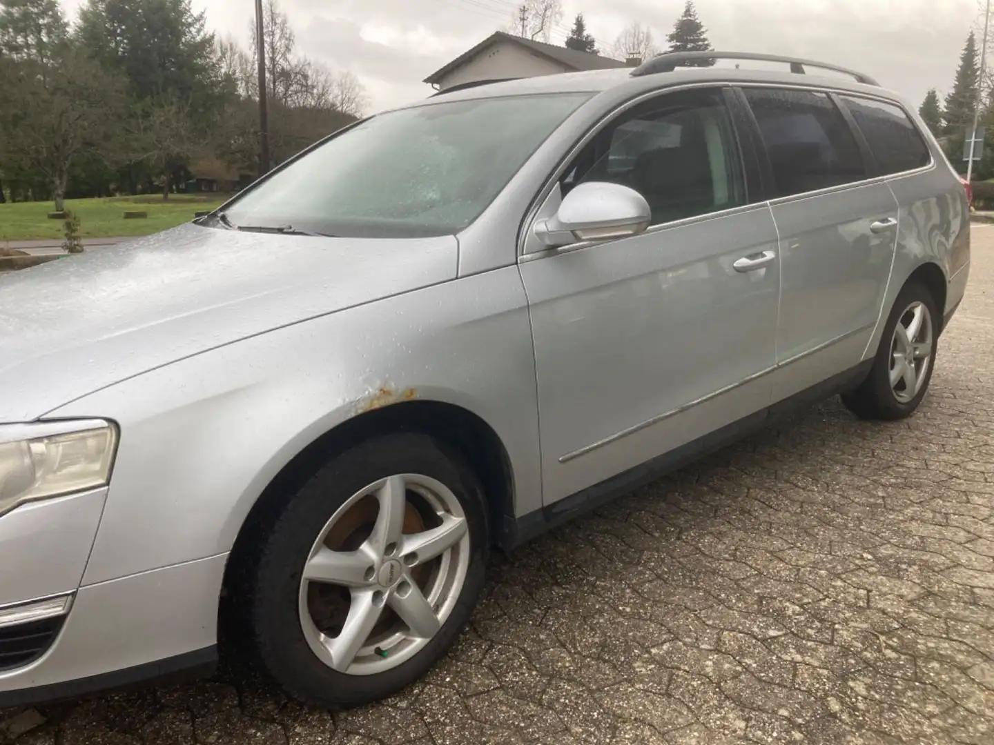 Volkswagen Passat Variant *AUTOMATIK*TEMPOMAT*NAVI* Zilver - 2