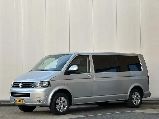 Volkswagen T5 Transporter 2.0 TDI L2H1 DC 140PK l 1e Eig. l Dealeronderhoude