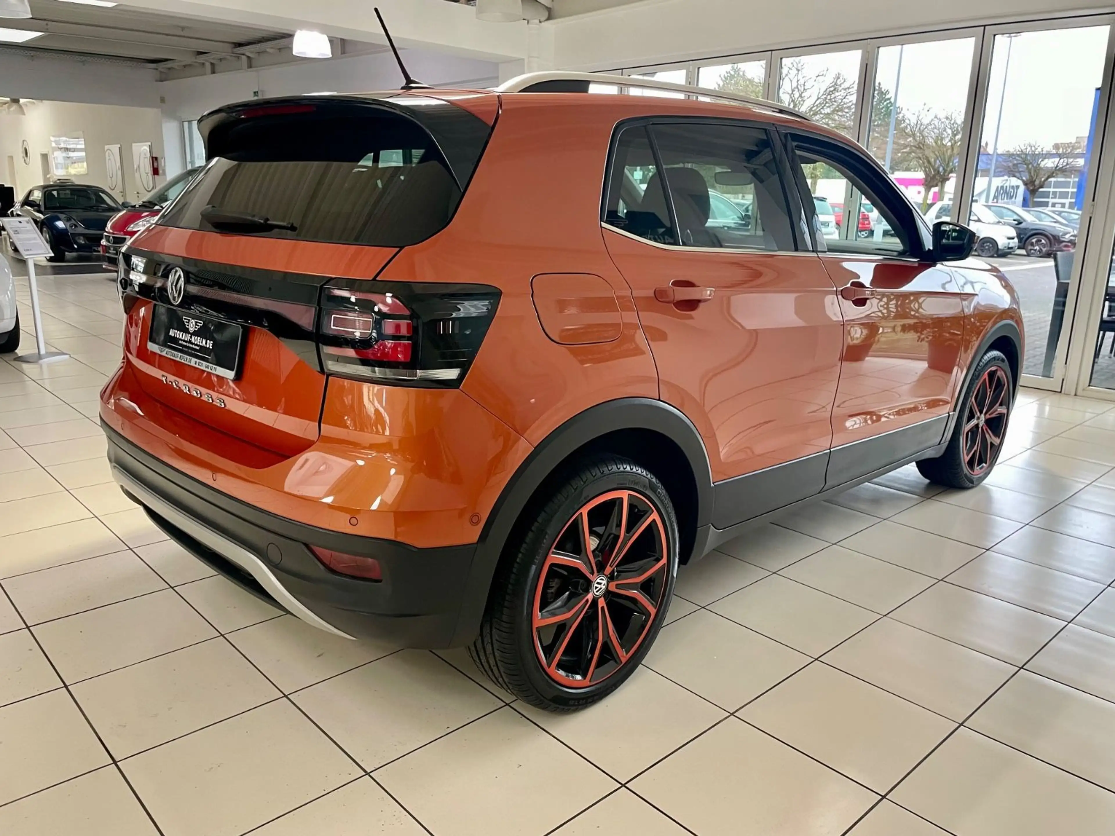 Volkswagen T-Cross Style 1,0 Automatik/Navi/Alus — photo 4