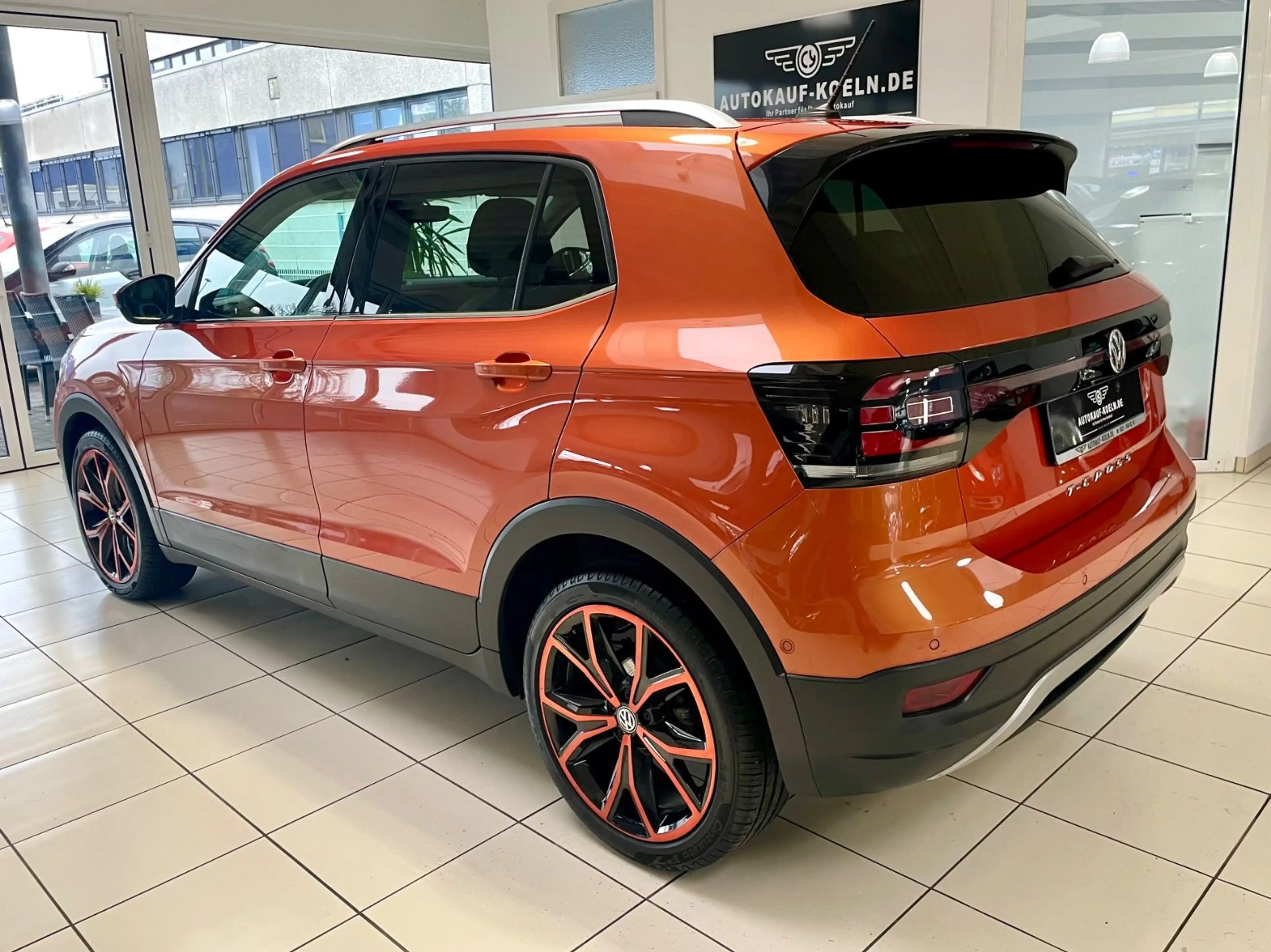 Volkswagen T-Cross Style 1,0 Automatik/Navi/Alus — photo 2