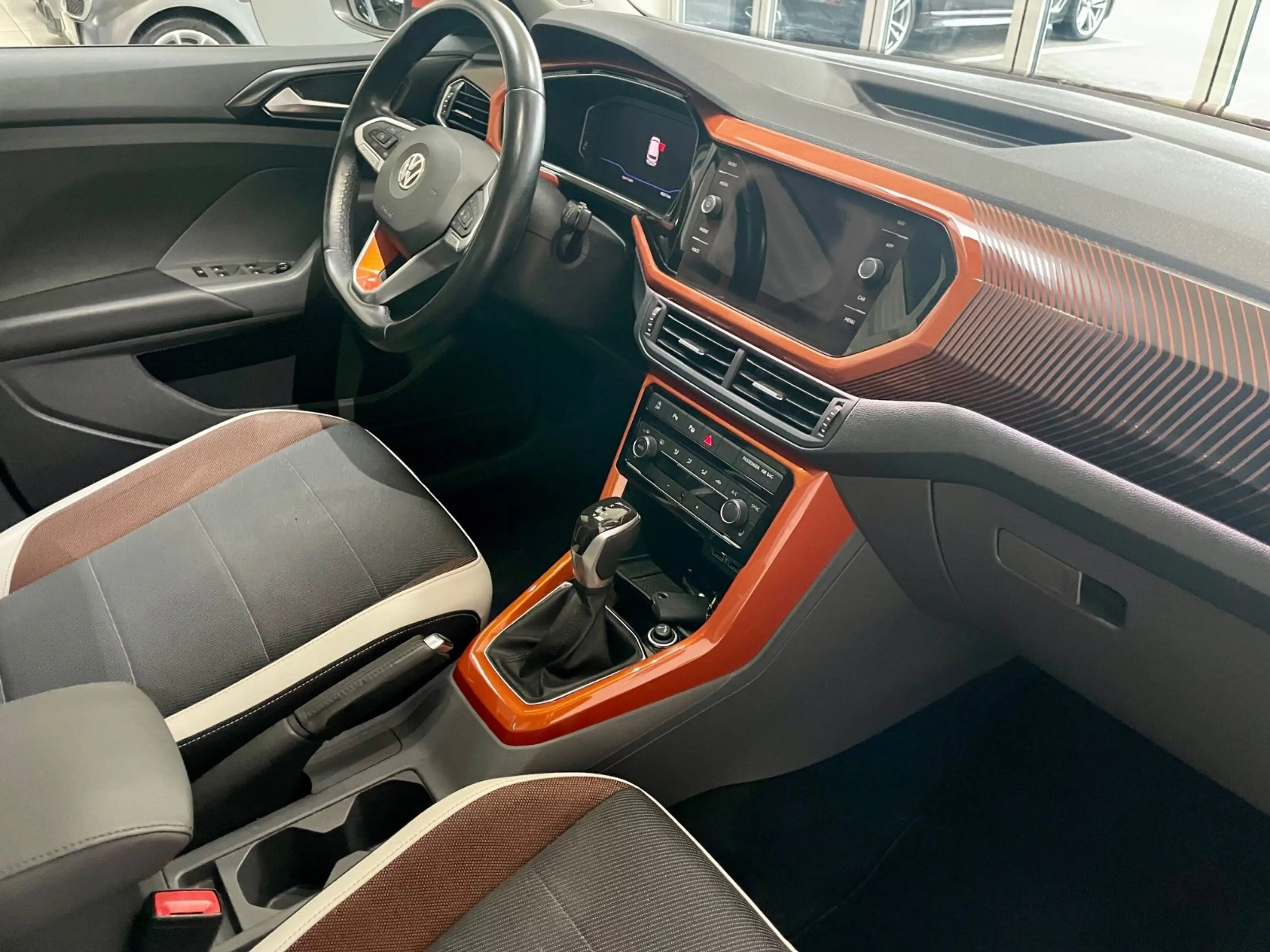 Volkswagen T-Cross Style 1,0 Automatik/Navi/Alus — photo 7