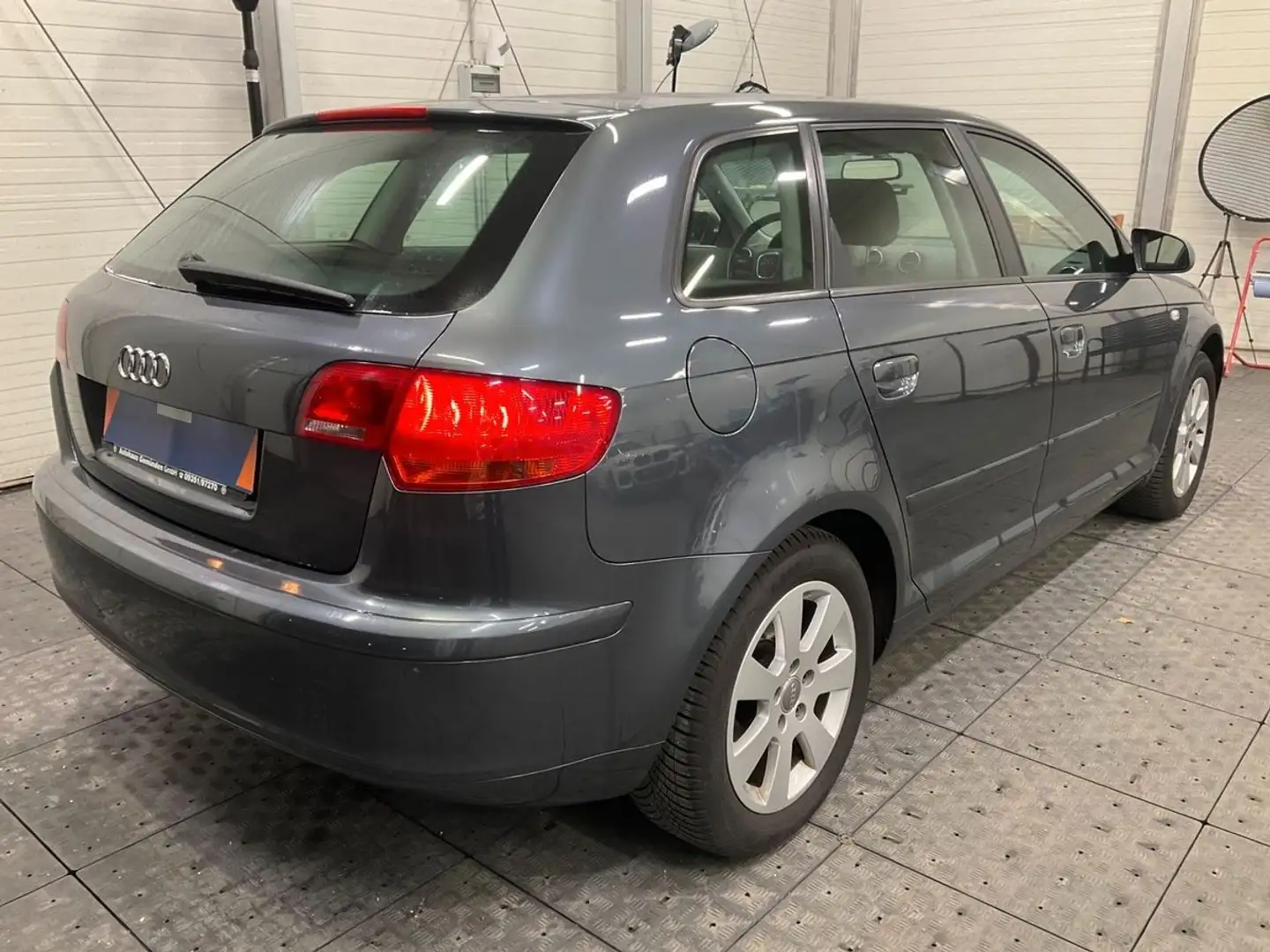 Audi A3 Sportback 1.6  TÜV NEU ! Grau - 2
