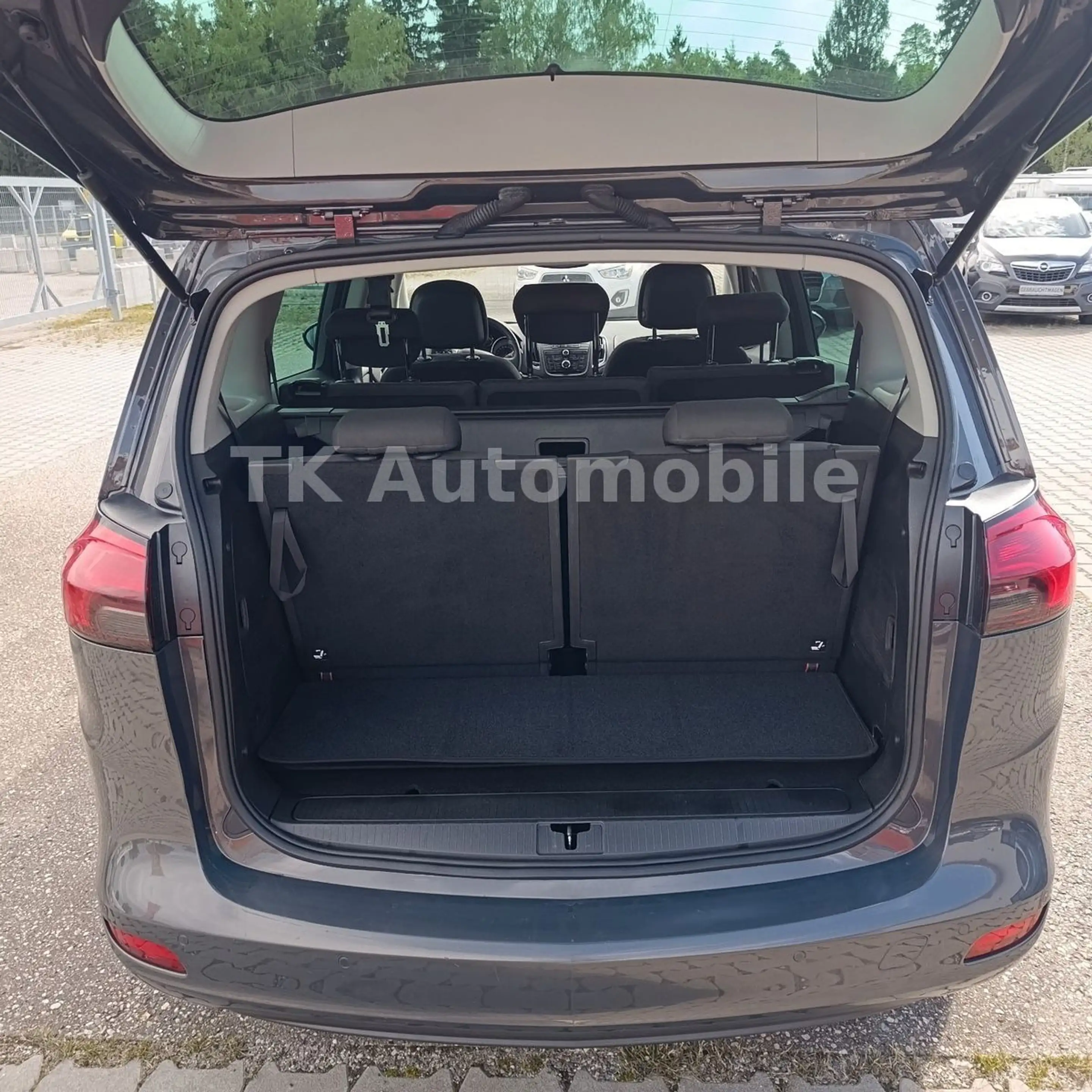 Opel Zafira C Tourer NAVI/SHZ/KAMERA/7 Sitze/1 Hand! — photo 9