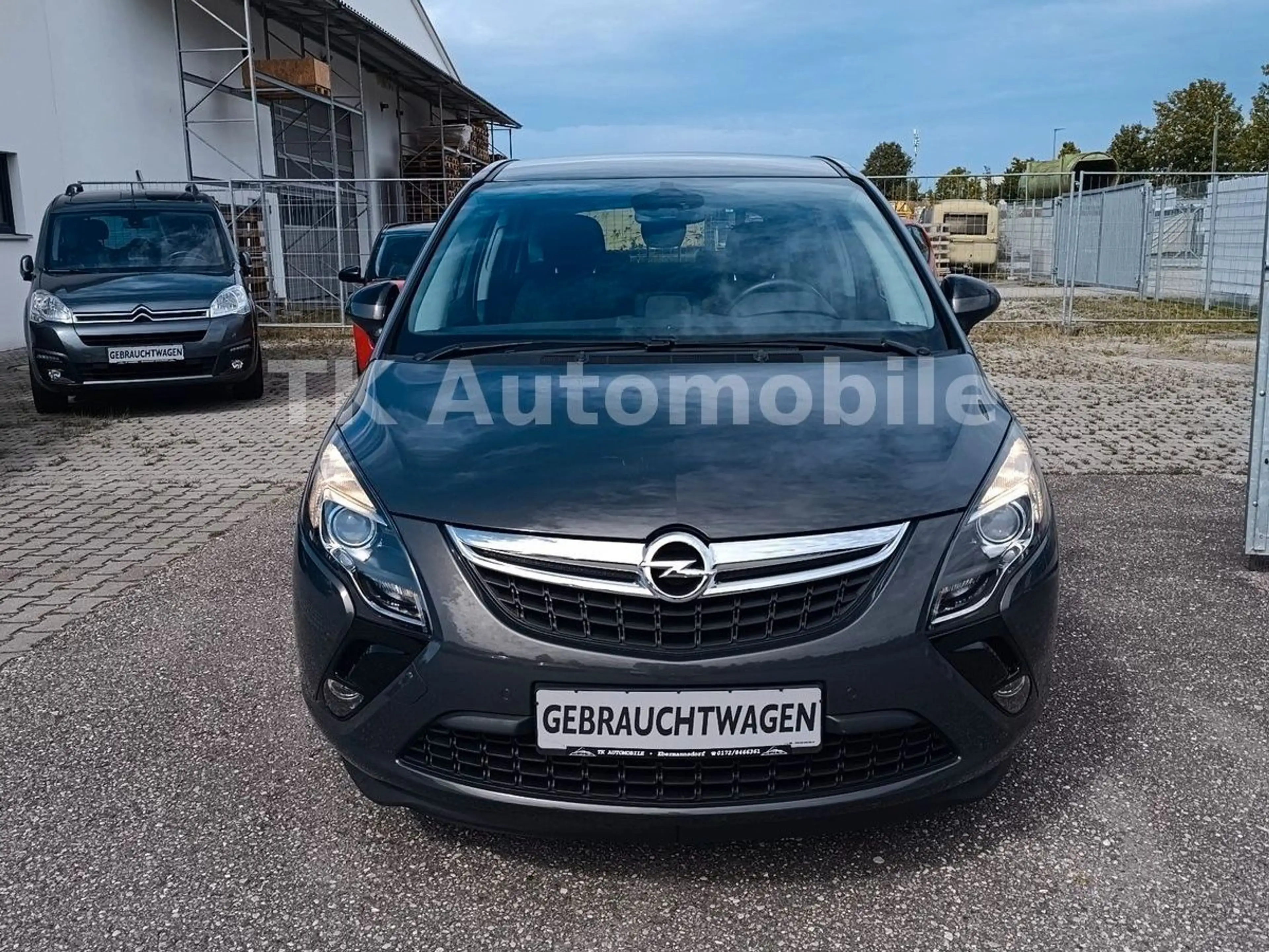 Opel Zafira C Tourer NAVI/SHZ/KAMERA/7 Sitze/1 Hand! — photo 3
