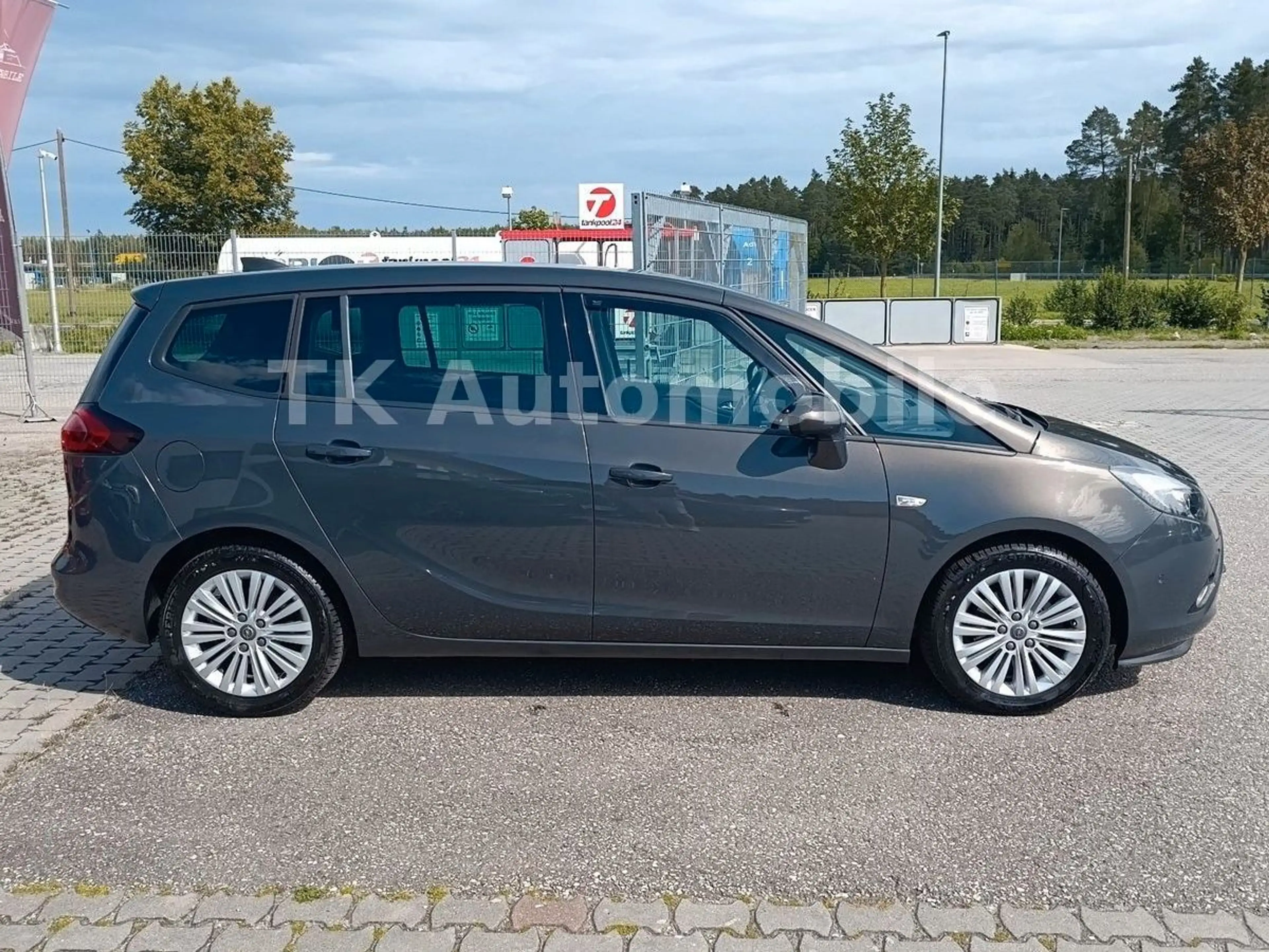 Opel Zafira C Tourer NAVI/SHZ/KAMERA/7 Sitze/1 Hand! — photo 5
