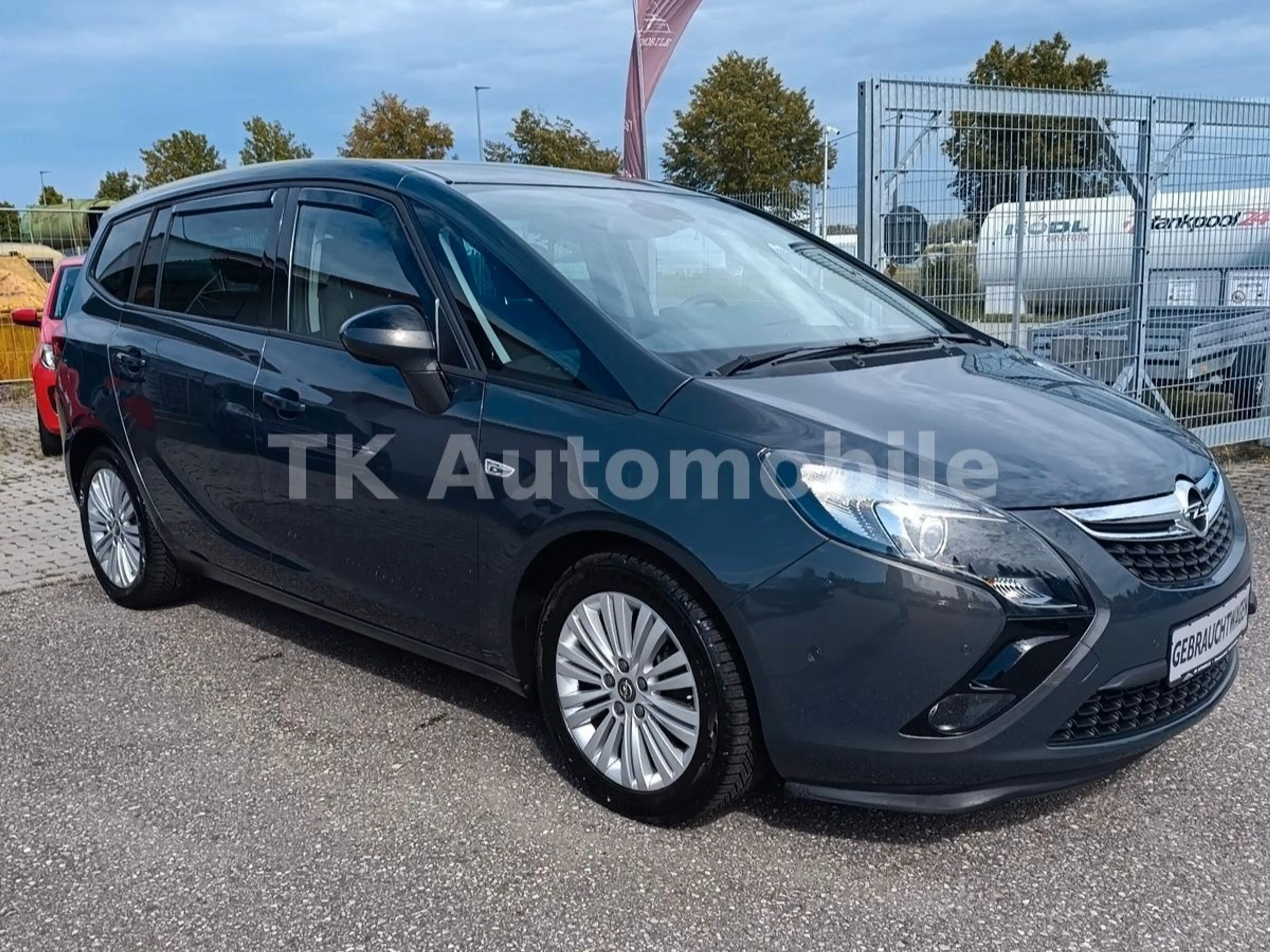Opel Zafira C Tourer NAVI/SHZ/KAMERA/7 Sitze/1 Hand! — photo 4