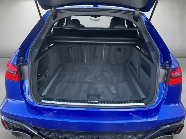 Audi RS6 view 5