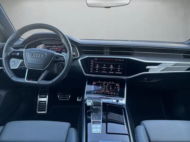 Audi RS6 view 8