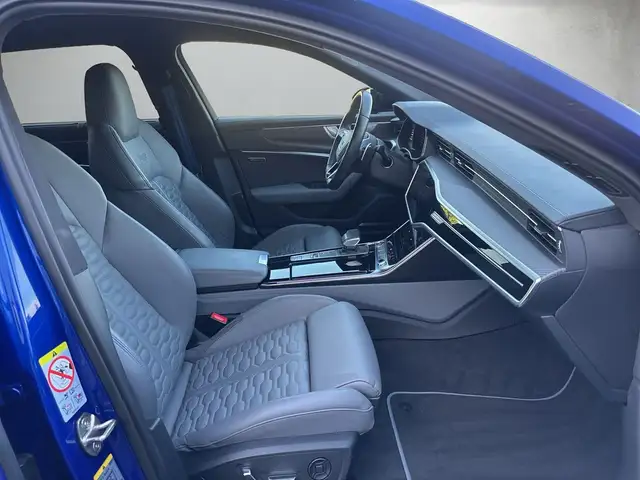 Audi RS6 view 13