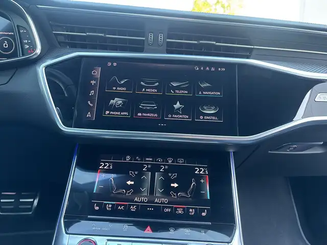 Audi RS6 view 11