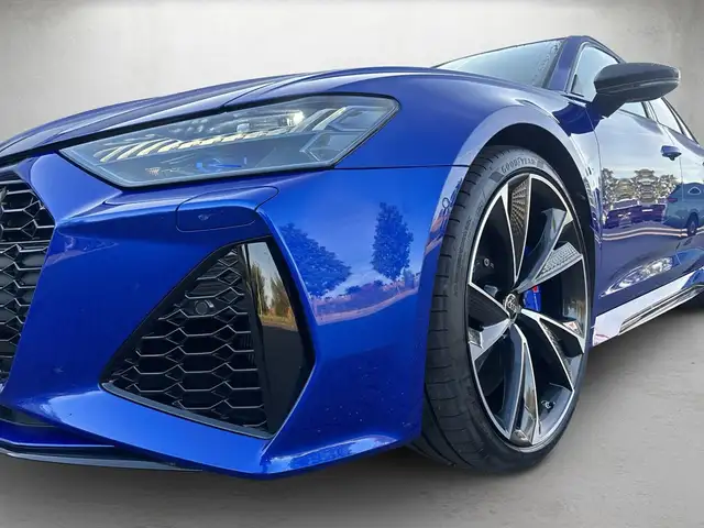 Audi RS6 view 4
