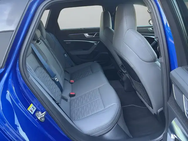 Audi RS6 view 12