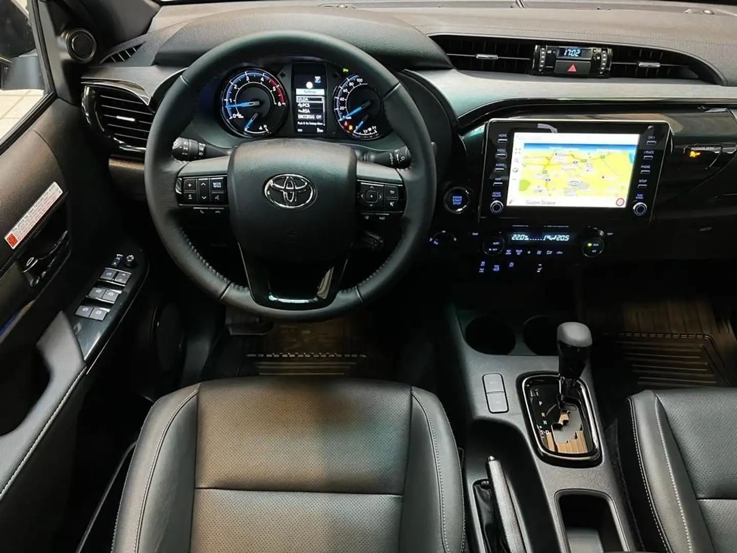 Toyota Hilux 2.8 D A/T  4 porte Double Cab Invincible Marrone - 1