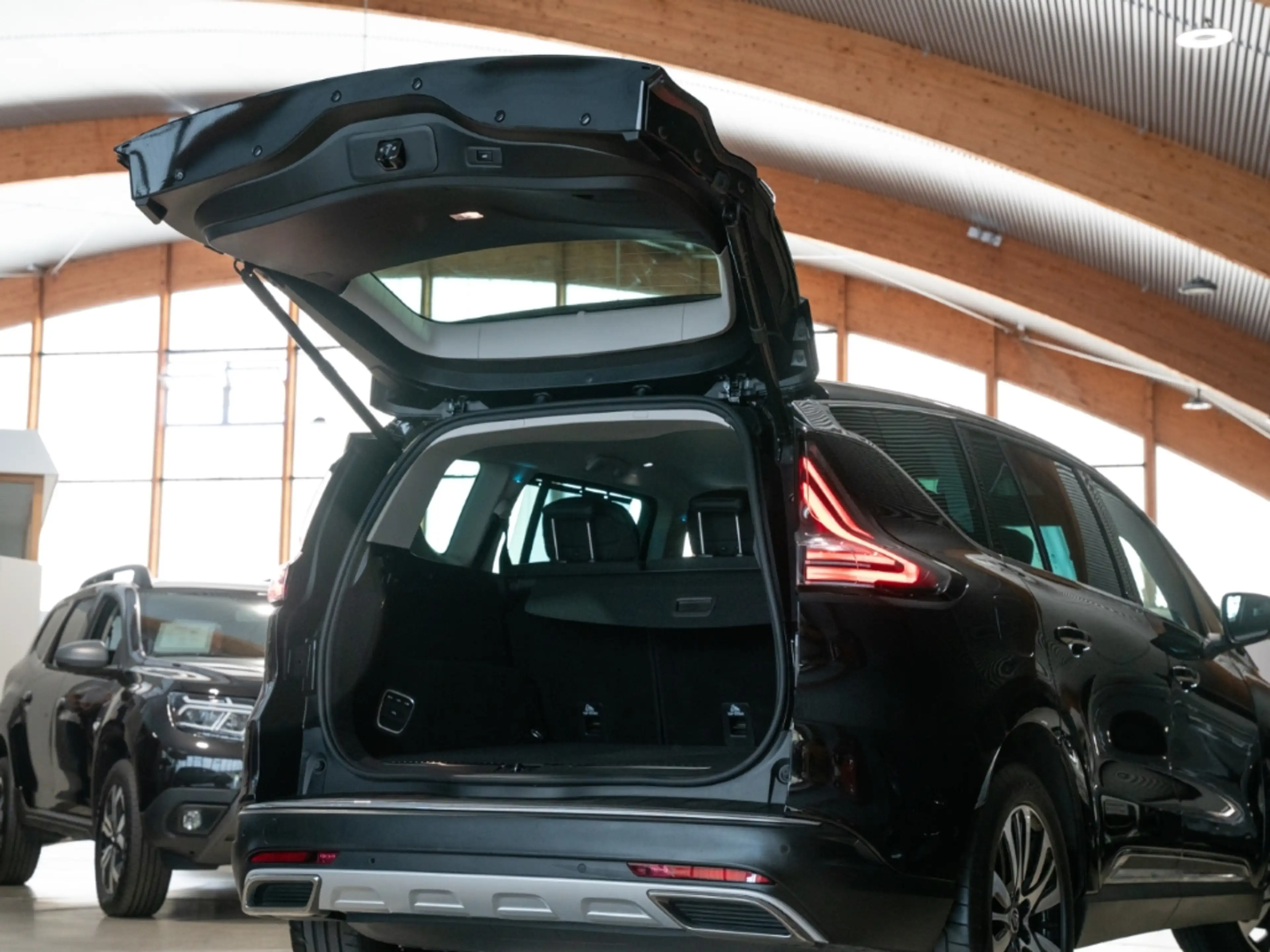 Renault Espace Initiale Paris Leder 4 x SHZ. Matrix LED Scheinwer — photo 7
