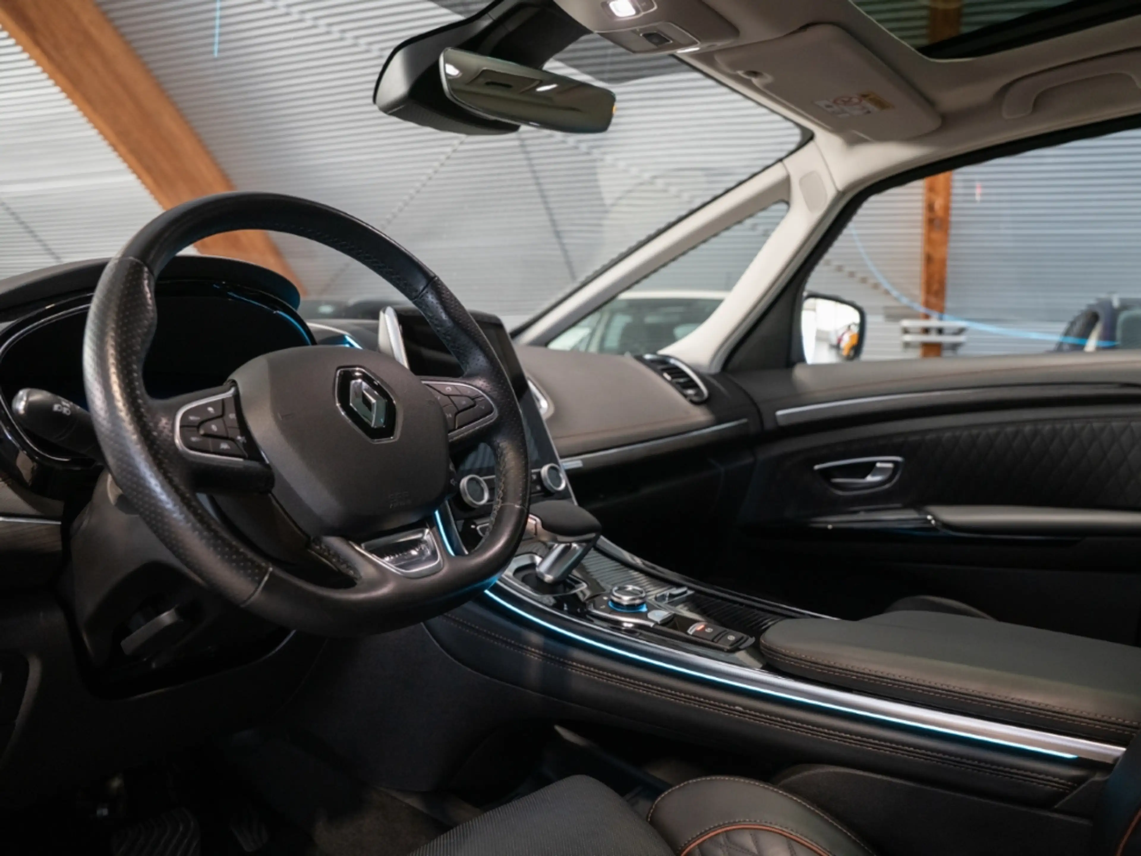 Renault Espace Initiale Paris Leder 4 x SHZ. Matrix LED Scheinwer — photo 11