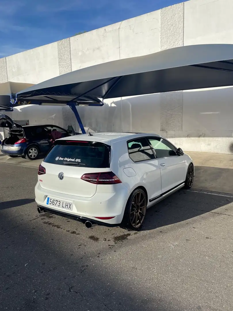 Volkswagen Golf GTI 2.0 TSI Performance DSG 230 - 2