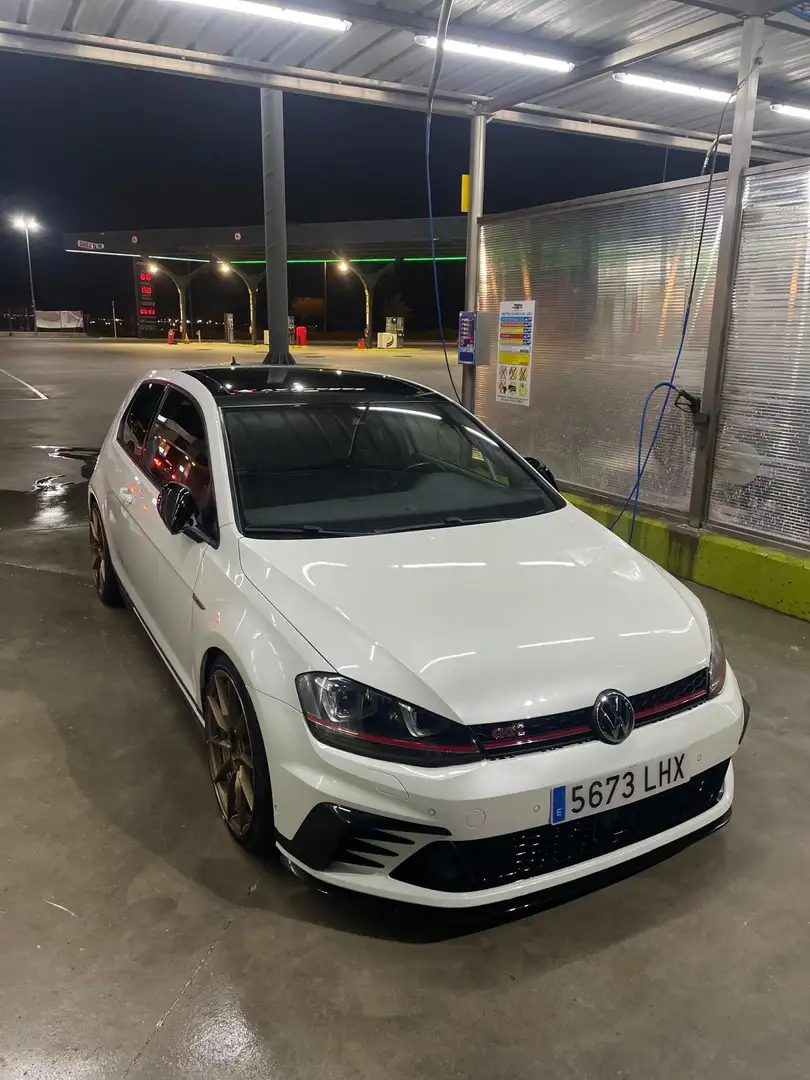 Volkswagen Golf GTI 2.0 TSI Performance DSG 230 - 1