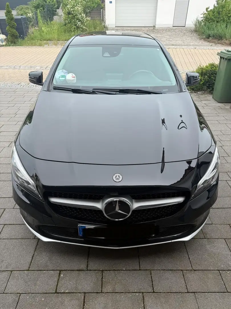 Mercedes-Benz CLA 220 8-fach bereift / Unfallfrei / Neue HU und Bremsen Schwarz - 1