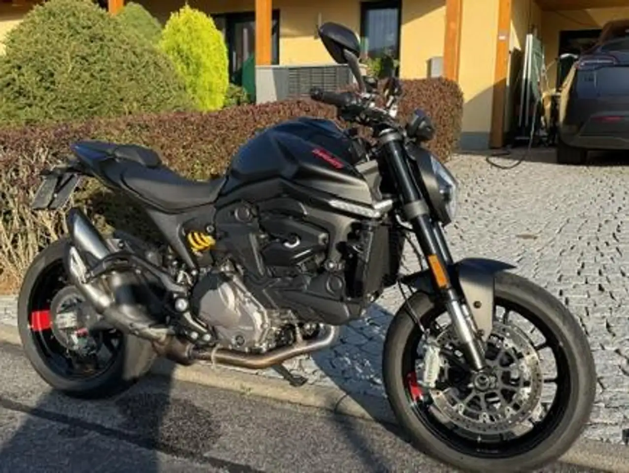 Ducati Monster 937
