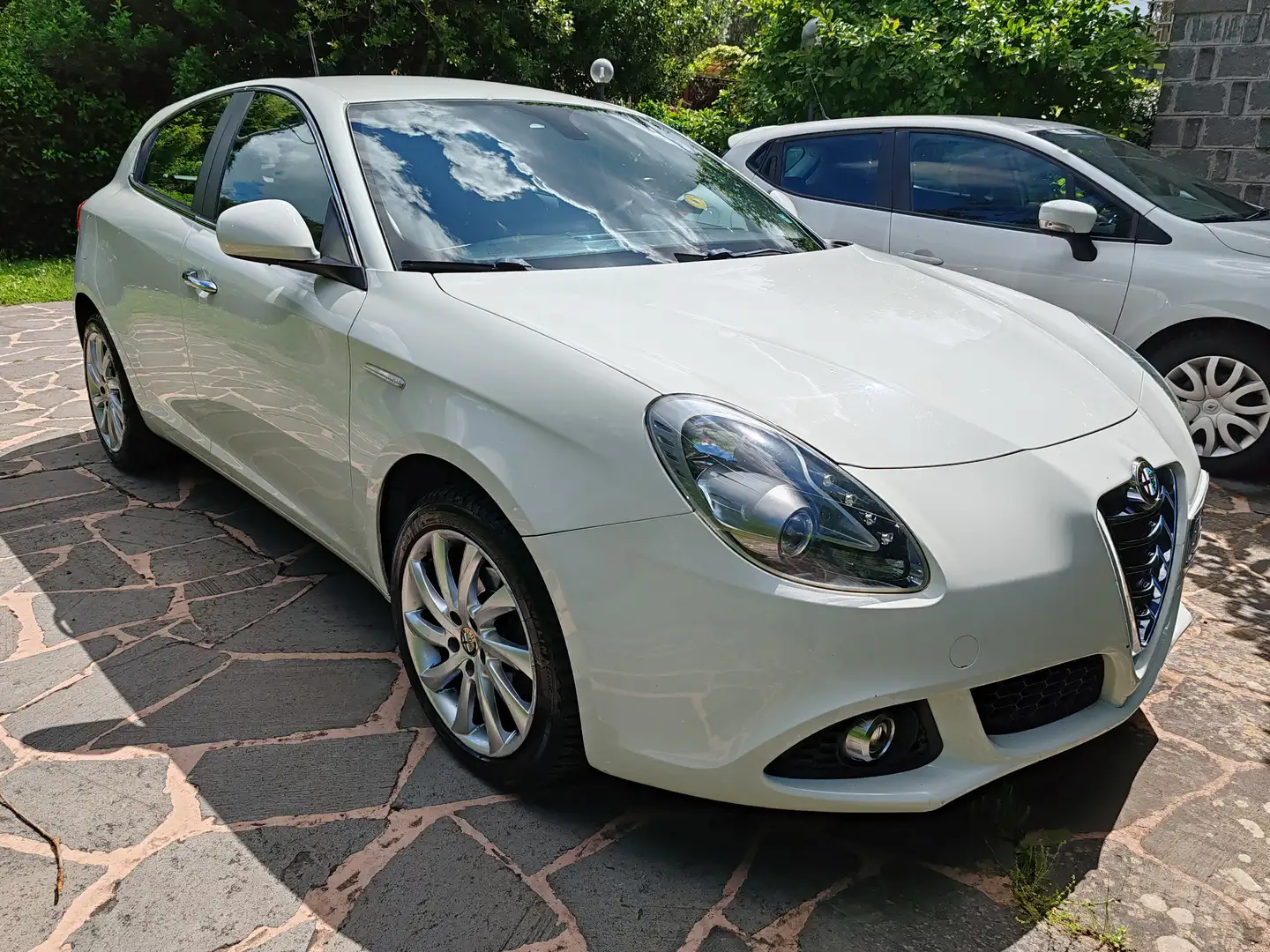 Alfa Romeo Giulietta Giulietta 1.4 t. Distinctive Gpl 120cv E6 White - 1