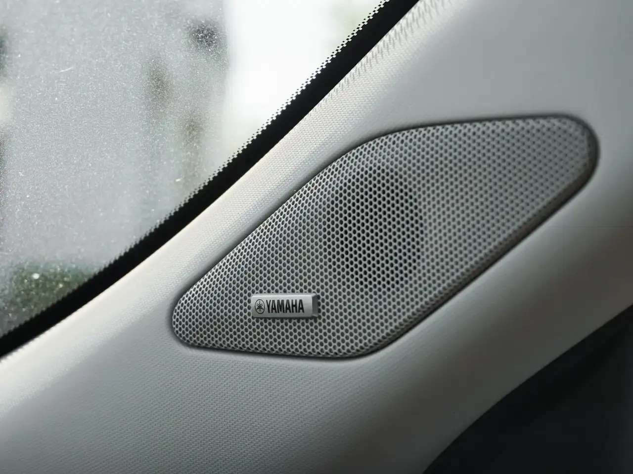 Mitsubishi Outlander снимка Mitsubishi Outlander