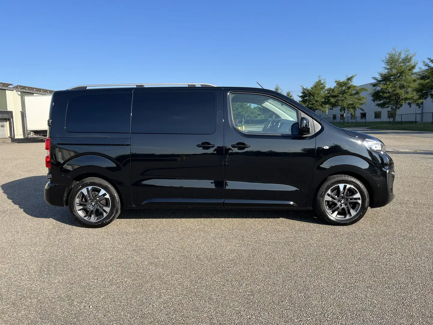 Peugeot Expert Expert 1.5 BlueHDI Prem Zwart - 2