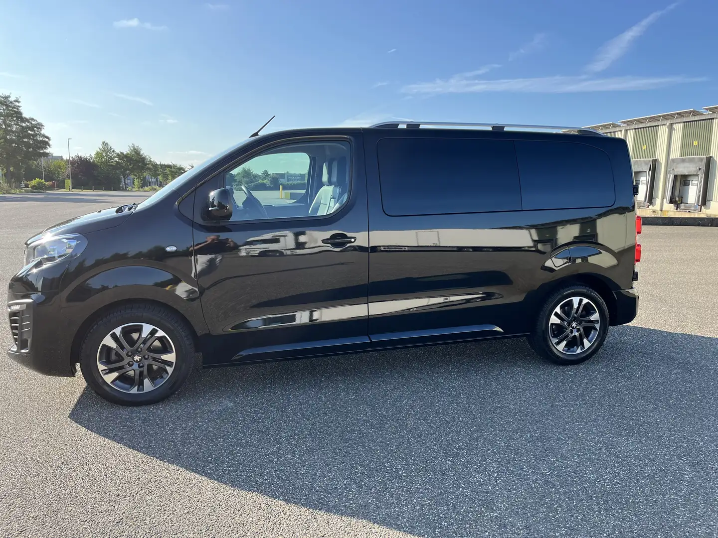 Peugeot Expert Expert 1.5 BlueHDI Prem Zwart - 1