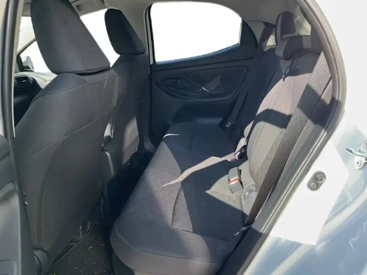 Toyota Yaris 1.5h Active, миниатюра 9