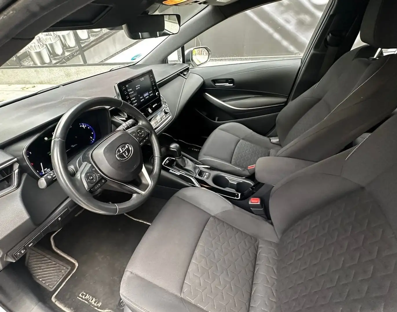 Toyota Corolla 1.8 125H ACTIVE TECH E-CVT Blanco - 2