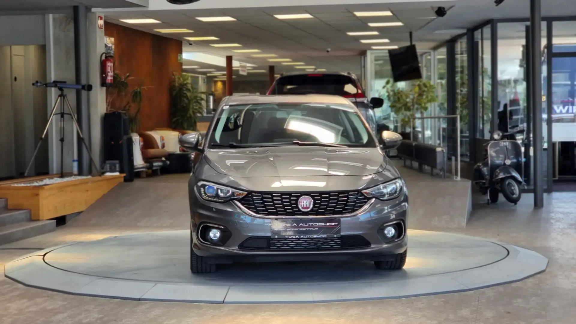 Fiat Tipo 1-Hand *Kamera*CITY*Sitzmassage*17Zoll* Szary - 2