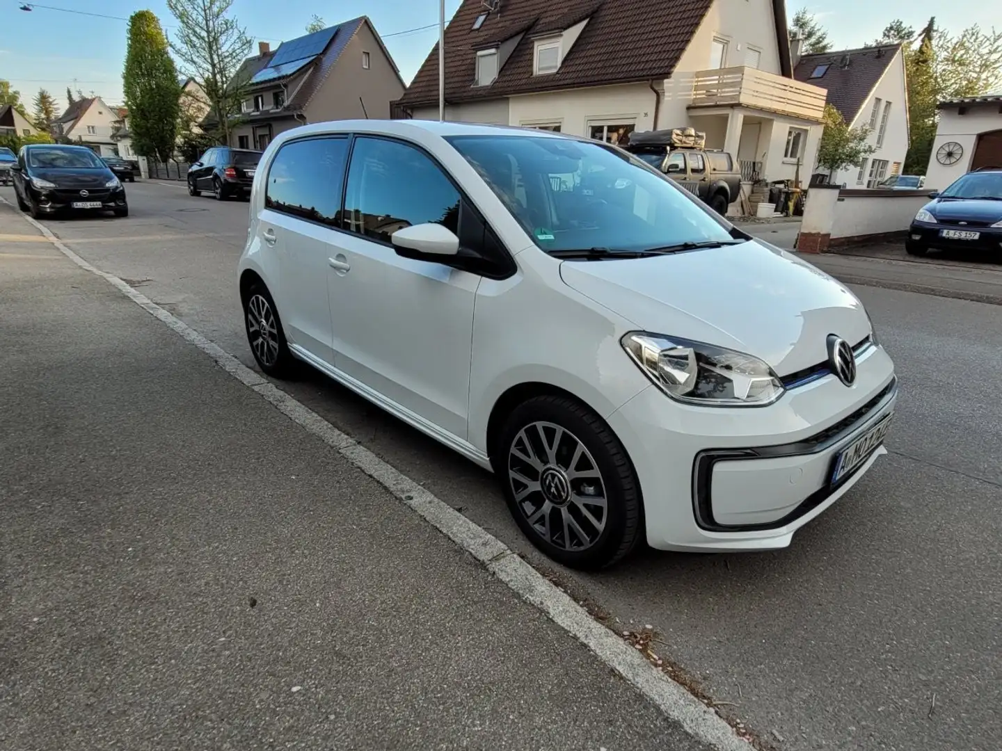 Volkswagen up! e-up! Style Plus Weiß - 2