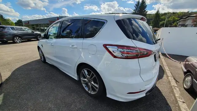 Ford S-Max view 5