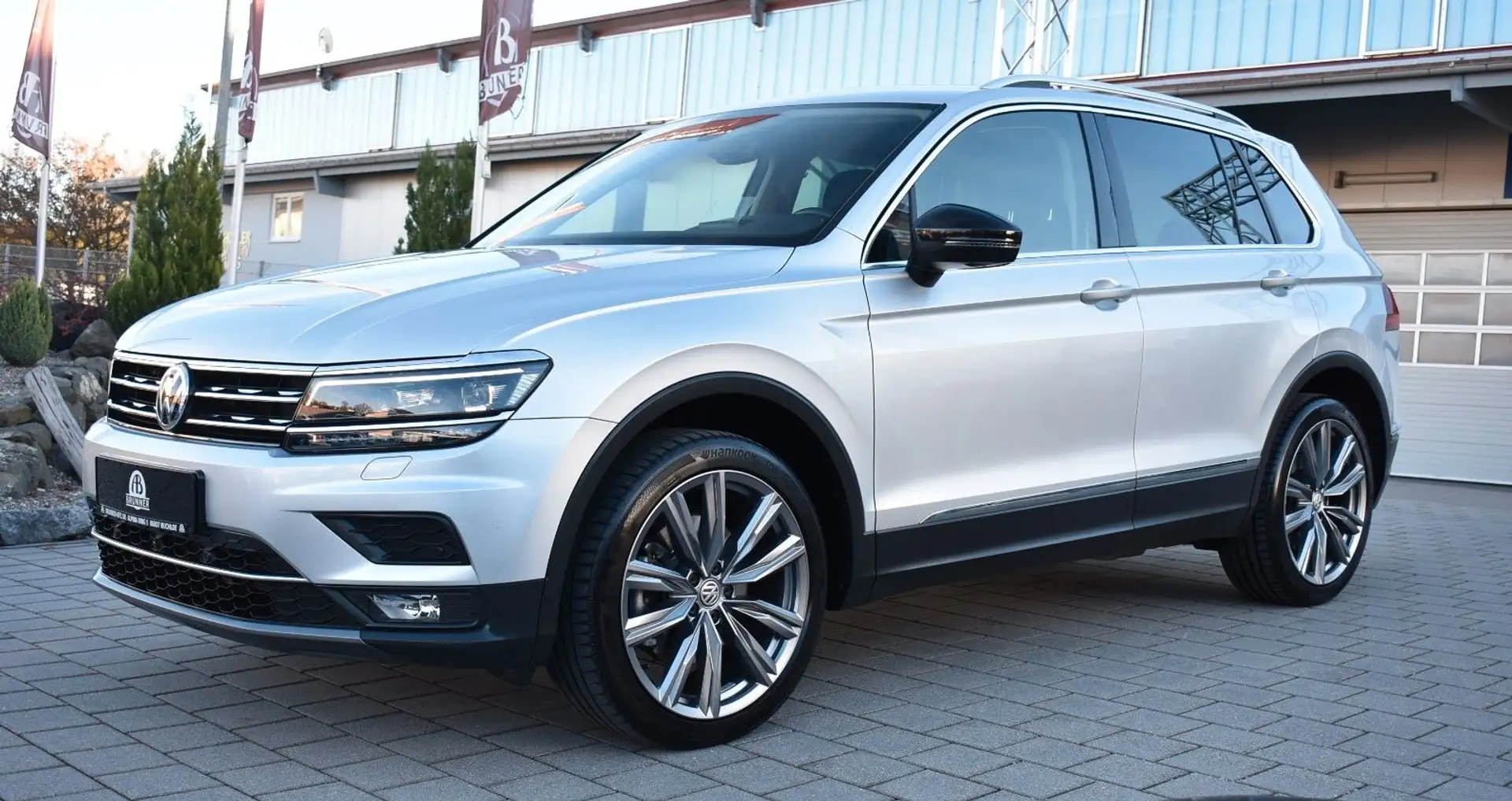 Volkswagen Tiguan Highline BMT/Start-Stopp 4Motion Silber - 2