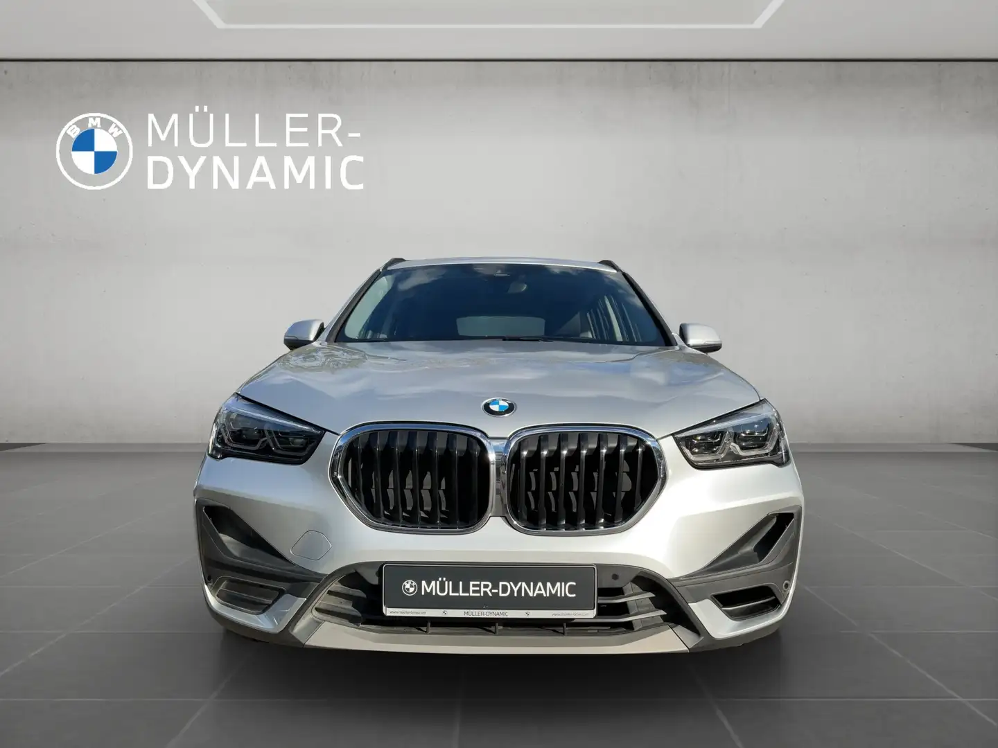 BMW X1 sDrive20i ADVANTAGE LED PDC KLIMA TEMPOMAT Silber - 2