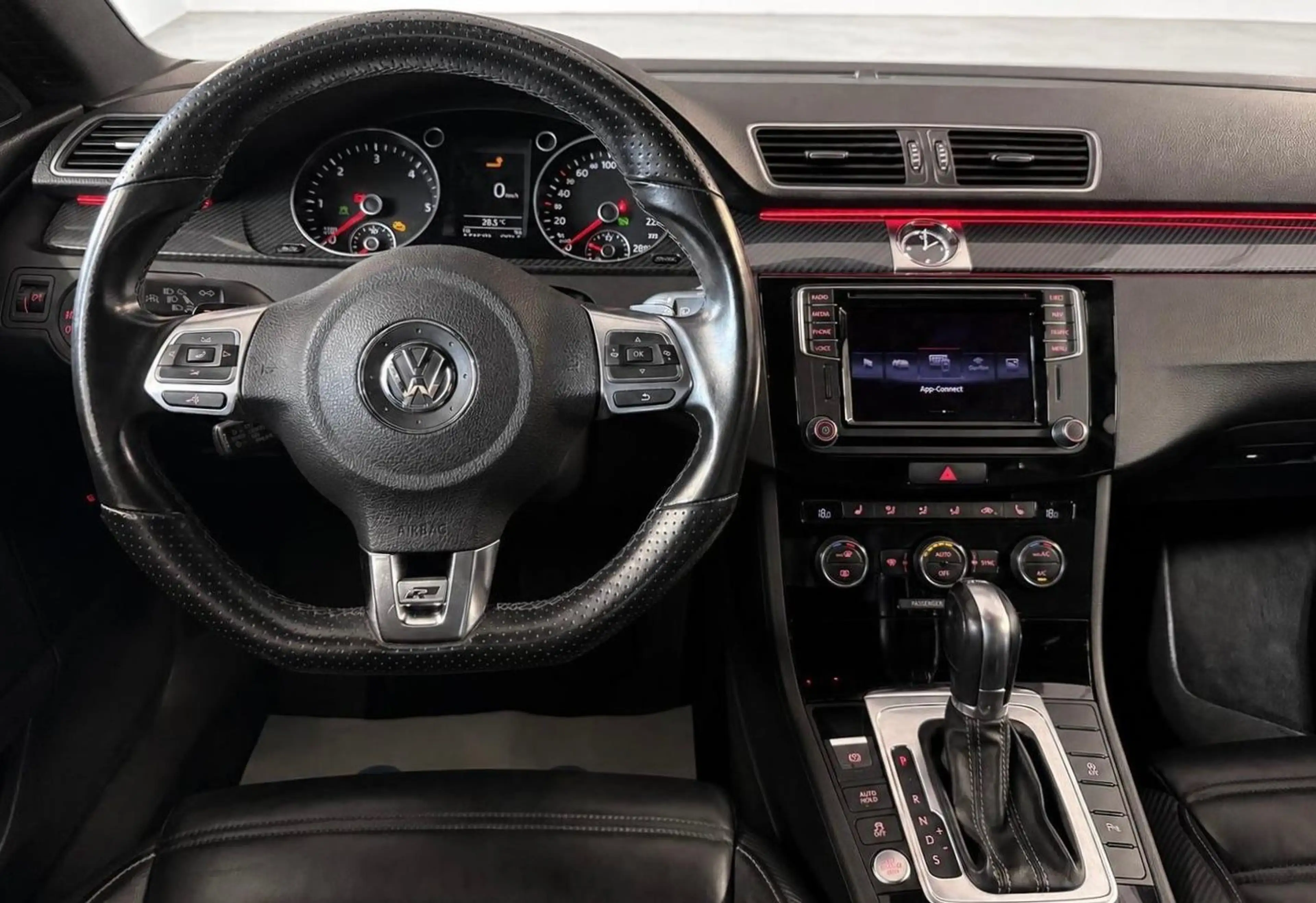 Volkswagen CC R-Line 2.0 TDI Dynamic Black KEYLESS/KAMERA — photo 12