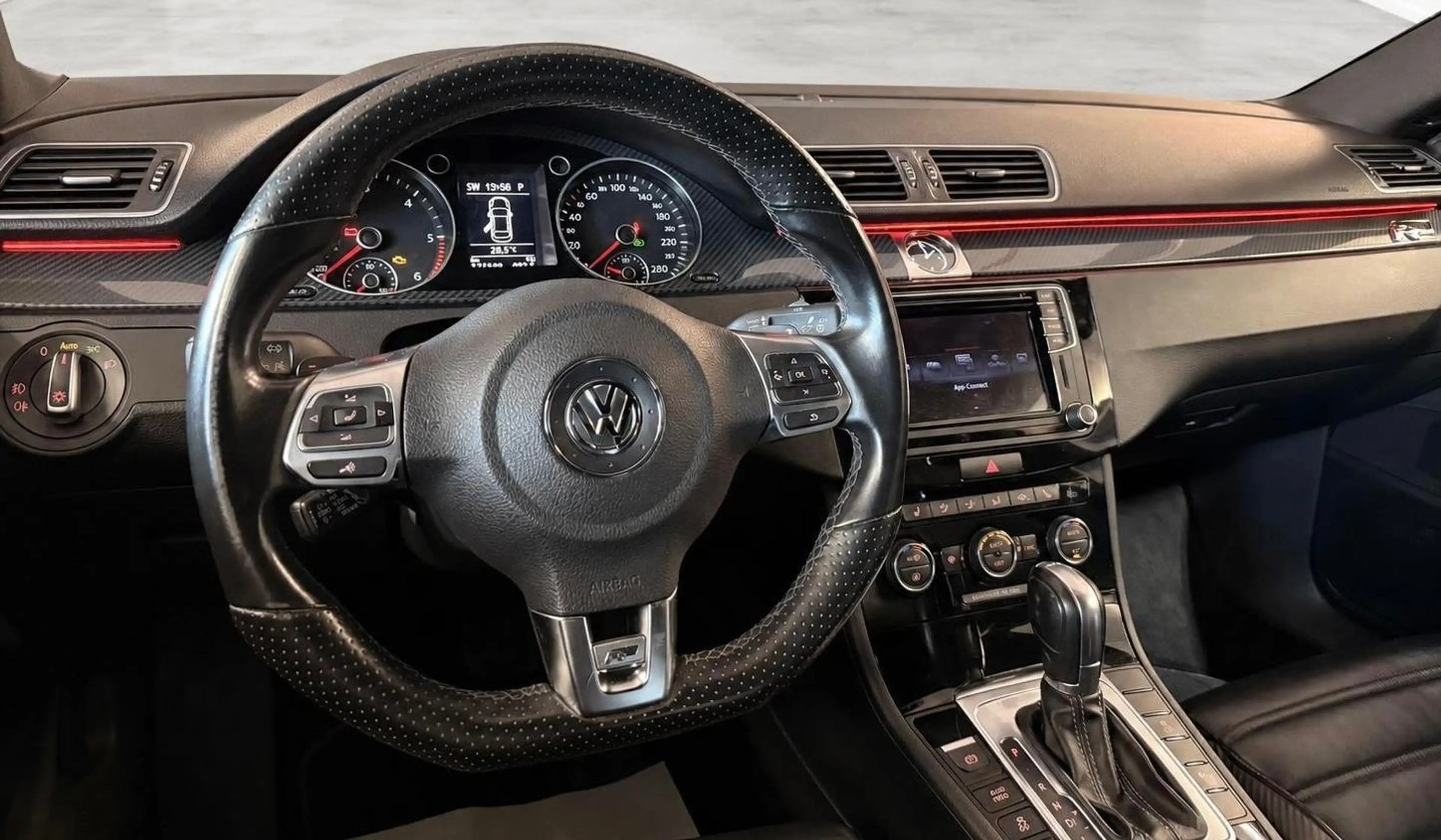 Volkswagen CC R-Line 2.0 TDI Dynamic Black KEYLESS/KAMERA — photo 9