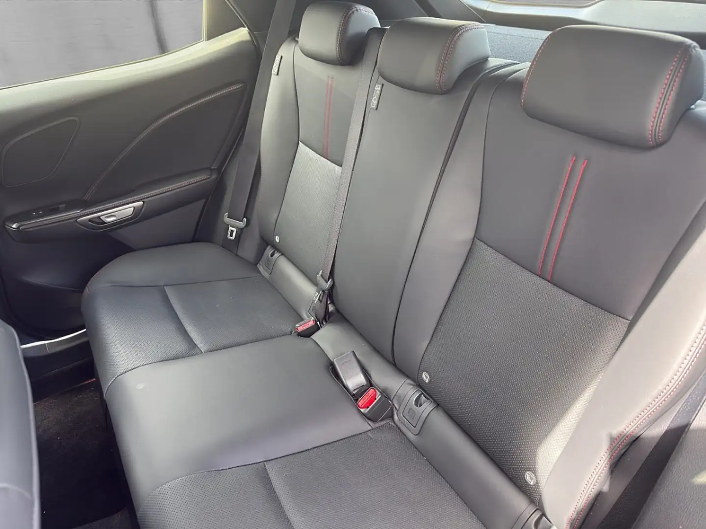 Lexus LBX Elegant BlackEdition + Safe&Sound P. Noir - 2